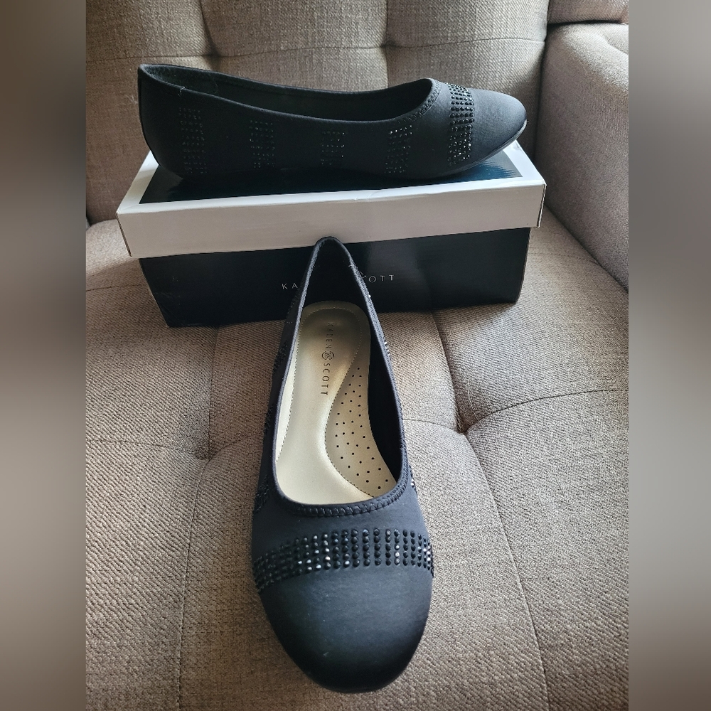 Karen Scott Women's Black Flats